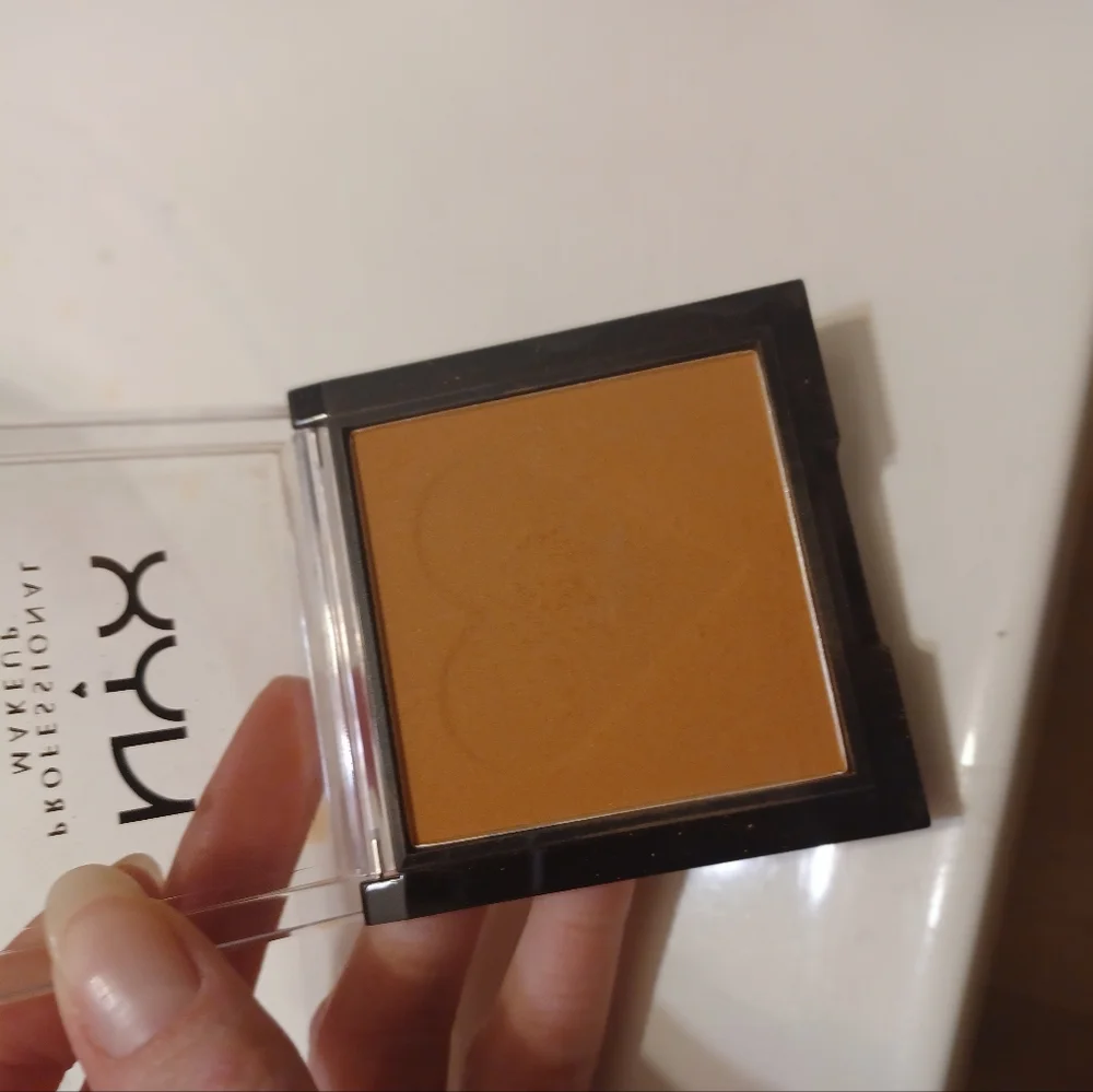 Nyx bronzer and lipstick